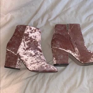 Velvet boot